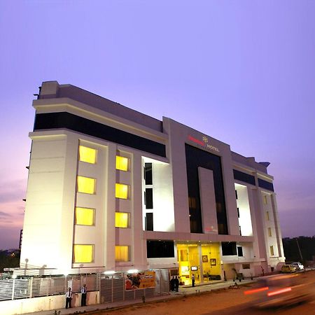 Peerless Hotel Гайдарабад Екстер'єр фото